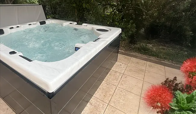 Installation de spas Napoli Luxe New dans les Bouches-du-Rhône