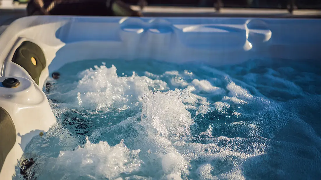 Vente de bain à remous haut de gamme Fréjus, Saint-Raphaël, Sainte-Maxime, Port-Grimaud, Saint-Tropez, Ramatuelle