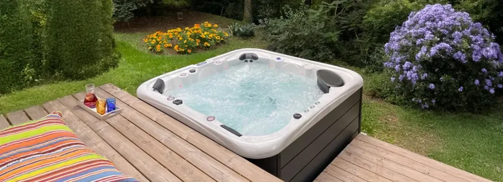 Installer un spa sur un terrain pentu à Grasse, Cannes, Mandelieu-la-Napoule, Juan-les-Pins, Antibes