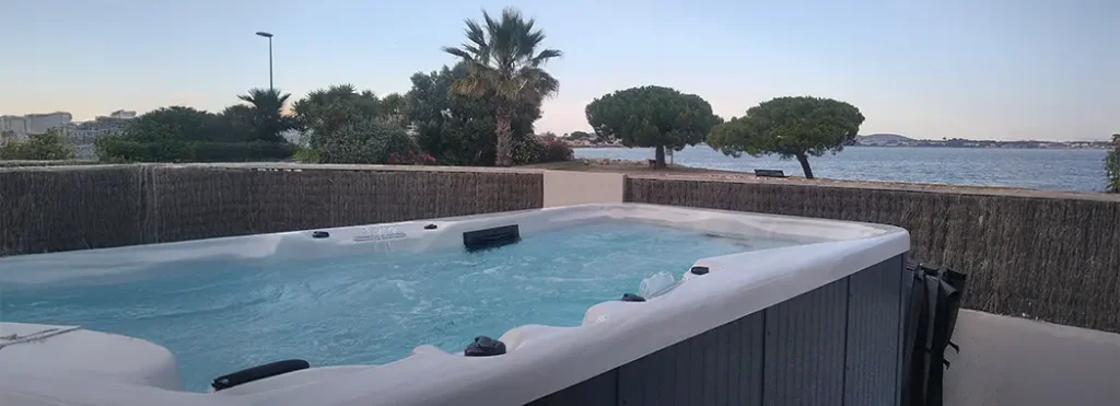 Spa de nage hors sol haut de gamme Le Lavandou, La Londe-les-Maures, Hyères, Carqueiranne