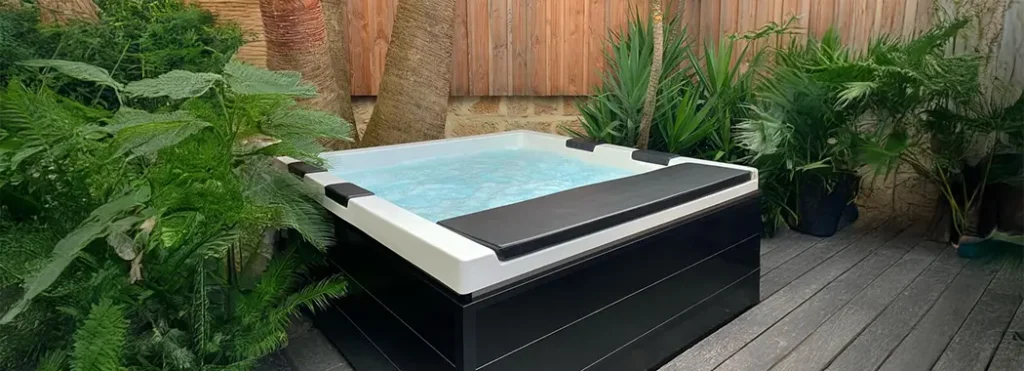 Installation de Spa Signature 4 places à Aix-en-Provence, Marseilles, Toulon, Carqueiranne